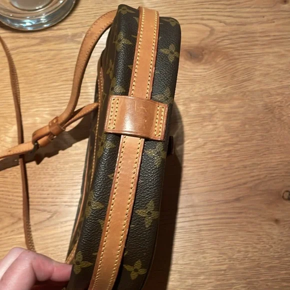 Louis Vuitton Jeune Fille MM - Picture 12 of 16